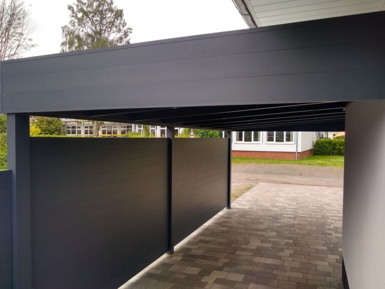 Moderner Carport aus Aluminium in Minden
